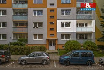 Nabízíme pronájem nadstandardního bytu o dispozici 3+1 a vel
