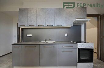 Pronájem bytu v rodinném domě po kompletní rekonstrukci – Hl