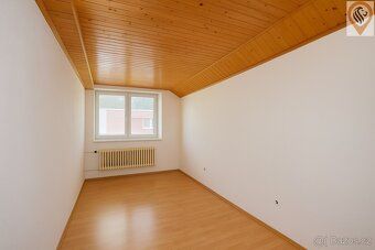 Looking for spacious living connected with business opportunities?