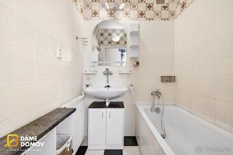 Ev.č. 14466 Nabízíme k prodeji byt o dispozici 2+1 s balkone