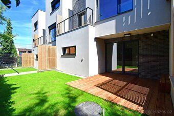 Novostavba ŘRD 7+kk + terasa + balkon + garáž a parkovací st