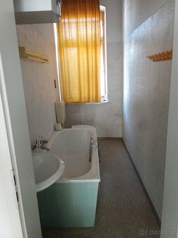 I am selling a house in Germany in the town of Falkenstein 100 meters from the city center…