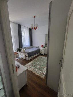 K dlouhodobému pronájmu nabízíme elegantní a světlý byt o ve