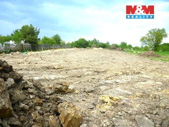 Looking for an ideal place to call home surrounded by nature but still close to town?