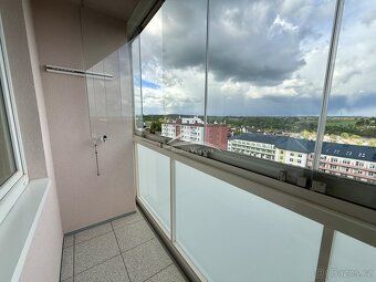 Nabízíme Vám k pronájmu velmi pěkný a světlý byt o dispozici