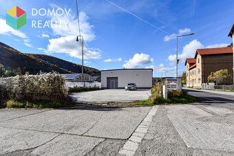 We offer for rent a storage area in the village of Hýskov, just