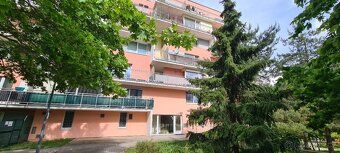 Looking for sunlit apartment with terrace offering beautiful sunsets?