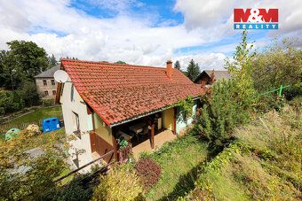 Prodáme rodinný dům 4+1 v malebné obci Křečov. Nachází se v 