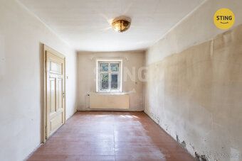 Nabízíme k prodeji rodinný dům 5+1 v původním stavu v centru