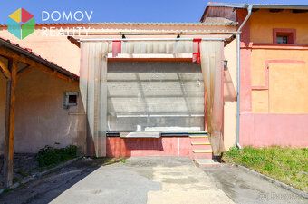 We offer for rent a warehouse of 232 m² in the village of L