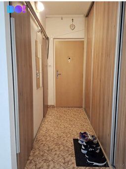 Nabízíme Vám ke koupi družstevní byt o dispozici 2+1 a výměř