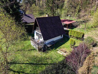 We offer for sale a ground-floor cottage with an attic in a picturesque village