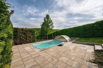 Looking for a home where you wake up every morning to silence or birdsong?