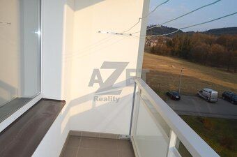 If you're looking for a spacious brick apartment with a balcony, this one is perfect for you.