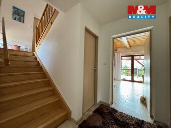 Nabízíme k prodeji moderní rodinný dům o dispozici 5+1 s gar