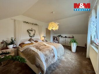 Nabízíme k prodeji moderní rodinný dům o dispozici 5+1 s gar