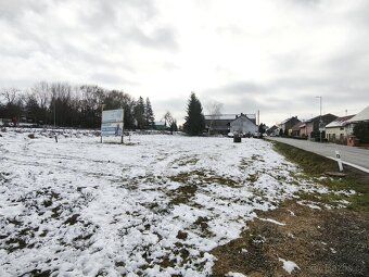 Ev.č. 26995-1 K prodeji komerční pozemek o výměře 750m² v ob