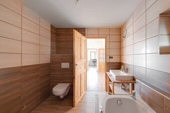 We offer for sale a family house in solitude, of which there are only few in the Beskids.