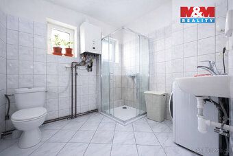 Nabízíme k prodeji rodinný dům o dispozici 4+1 v oblíbené ob