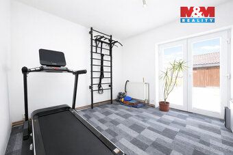Nabízíme k prodeji rodinný dům o dispozici 4+1 v oblíbené ob