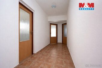 Nabízíme k prodeji rodinný dům o dispozici 4+1 v oblíbené ob