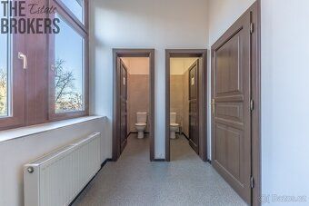 Nabízíme k pronájmu reprezentativní kancelářské prostory o c
