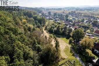 We offer for sale building plots of more than 1,000 m² in size