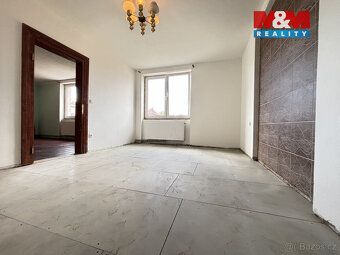 Nabízíme k prodeji prostorný rodinný dům o dispozici 6+kk v 