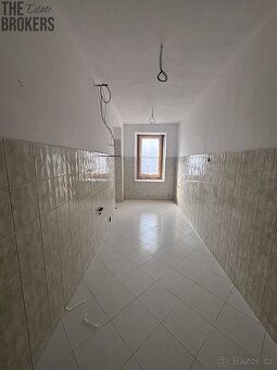We offer for rent unique representative premises in his