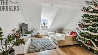 We offer a new south-facing maisonette apartment of size 3