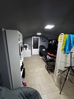 Nabízím přenechání pronájmu plně vybaveného barbershopu za o