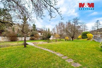 In an exclusive and quiet part of Šárecké Valley we offer for sale a villa that combines…