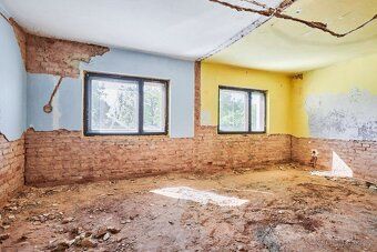 Unique opportunity to buy a family house with 5 or more rooms for renovation in the…