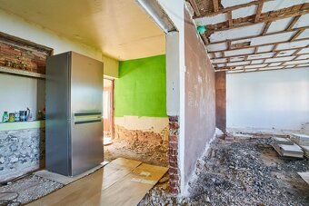 Unique opportunity to buy a family house with 5 or more rooms for renovation in the…