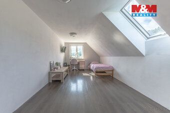 Nabízíme k prodeji rodinný dům 5+kk v klidné části obce Malá
