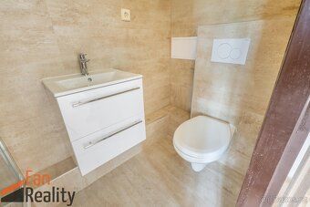We offer for sale a cooperative studio apartment with a layout of 2+kk