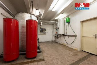Nabízíme k prodeji podíl na domě Husova domu s kanceláří, dv