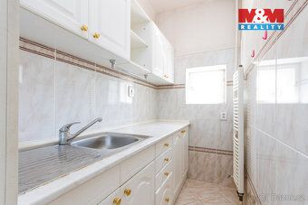 Nabízíme k prodeji podíl na domě Husova domu s kanceláří, dv