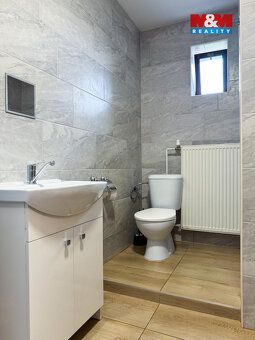 Exkluzivně Vám nabízíme ke koupi dvoupodlažní rodinný dům ve