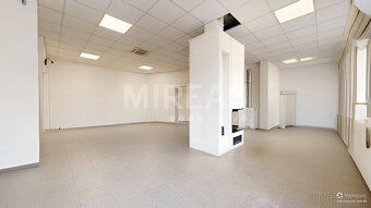 Nabízíme Vám k prodeji nebytový prostor 106 m² , s vlastním 