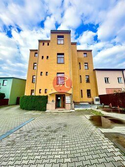 Nabízíme k pronájmu celé 3. nadzemní podlaží kancelářské bud