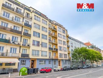 Nabídka pronájmu prostorného světlého bytu 2+kk s balkonem, 