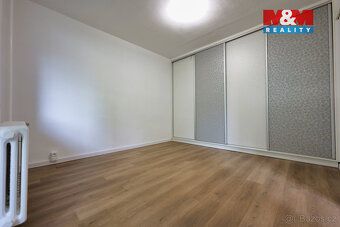 Nabízíme k prodeji prostorný, moderně zrekonstruovaný byt o 