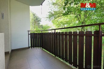 Nabízíme k prodeji prostorný, moderně zrekonstruovaný byt o 