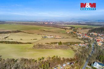 Nabízím k prodeji stavební pozemek o výměře 1 068 m² v klidn