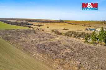 Nabízím k prodeji stavební pozemek o výměře 1 068 m² v klidn