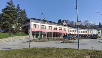 Nabízíme k pronájmu reprezentativní a klimatizované kancelář