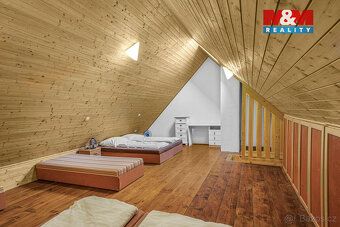 We offer for sale thriving guesthouse Pod Klepáčem, located in the village of Prostřední Lipka…