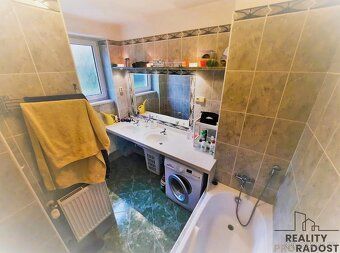 Nabízíme k pronájmu byt 3+1 ve zvýšeném přízemí v klidném ci