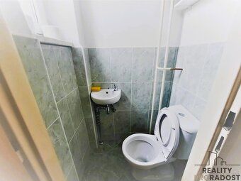 Nabízíme k pronájmu byt 3+1 ve zvýšeném přízemí v klidném ci